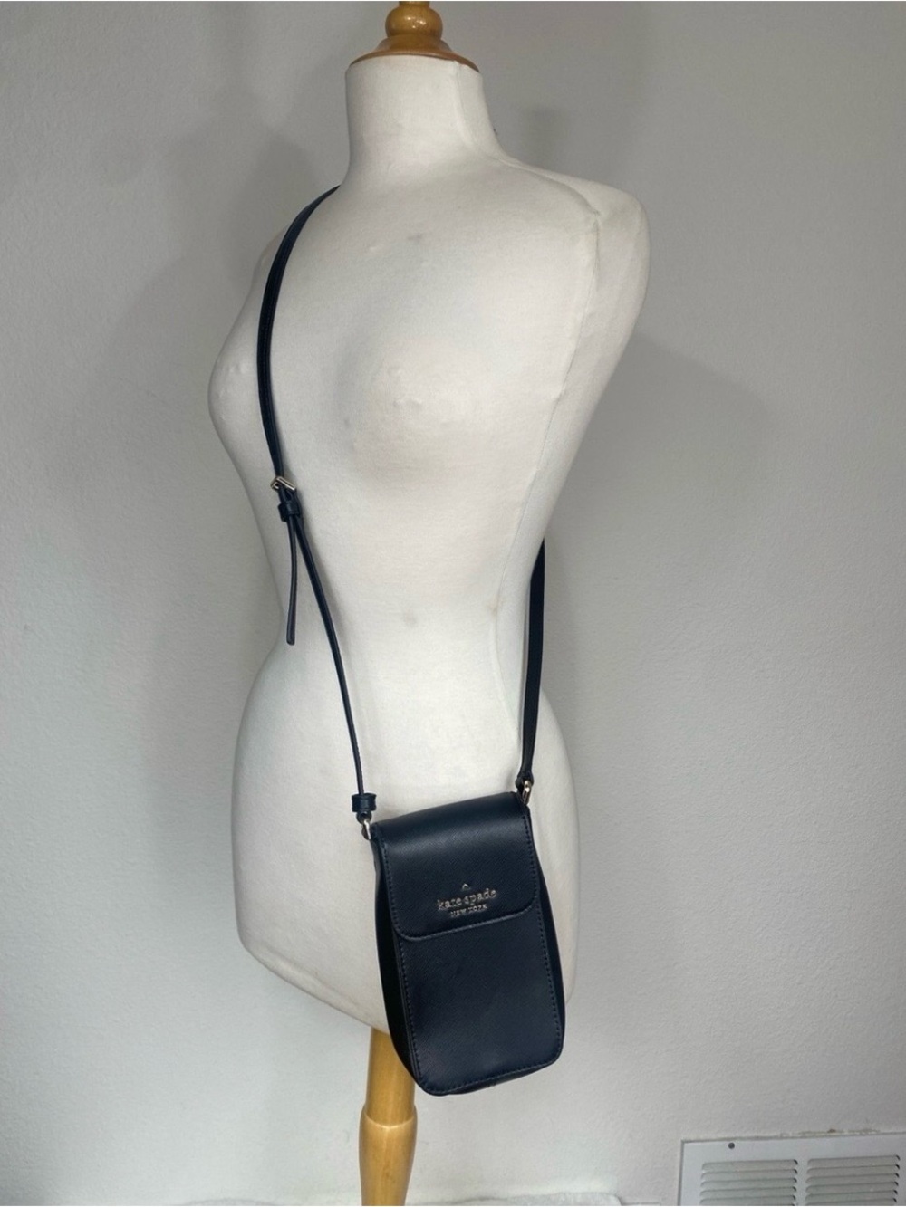 Kate Spade Womens Black Leather Staci North South Flap Phone Crossbody Bag Girly